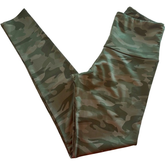 Onzie Moss Camo Leggings. High waist. Army green. S/M - Picture 3 of 13